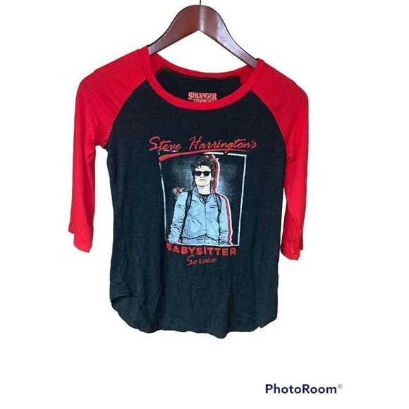 Stranger things Steve Harrington babysitter service raglan baseball shirt xs - Picture 2 of 3